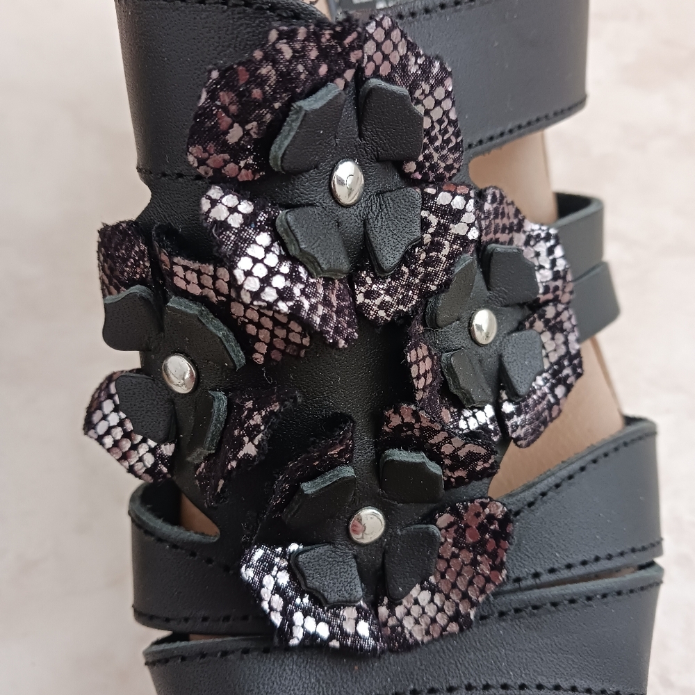 Spring Step Women's Black Sandals with Cork Heels and Flowers Size 36 US 5.5-6 - Picture 6 of 9